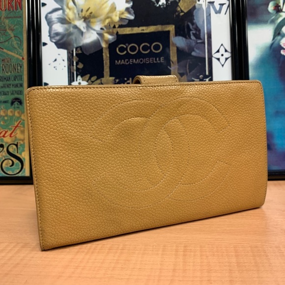 CHANEL Handbags - Chanel CAVIAR CC LOGO Beige French Vintage Wallet